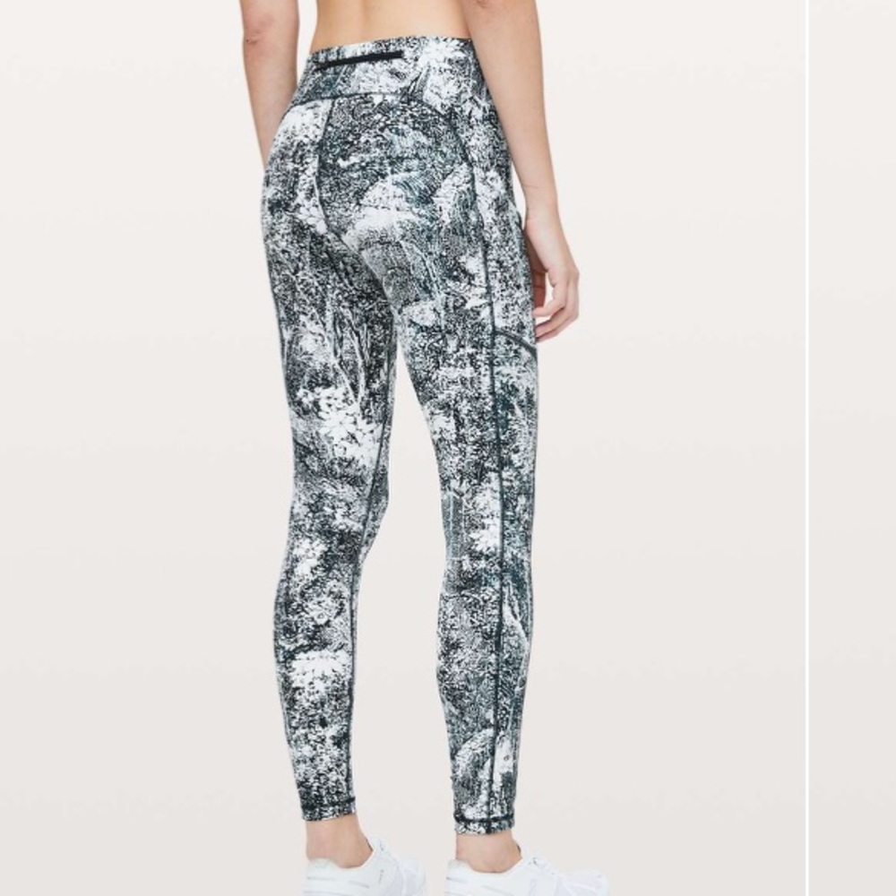 Lululemon Speed Up Leggings, Size 4